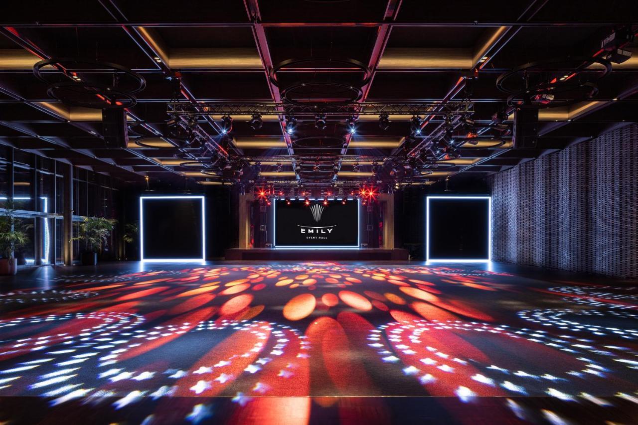 Emily Resort Lviv Extérieur photo The interior of the nightclub