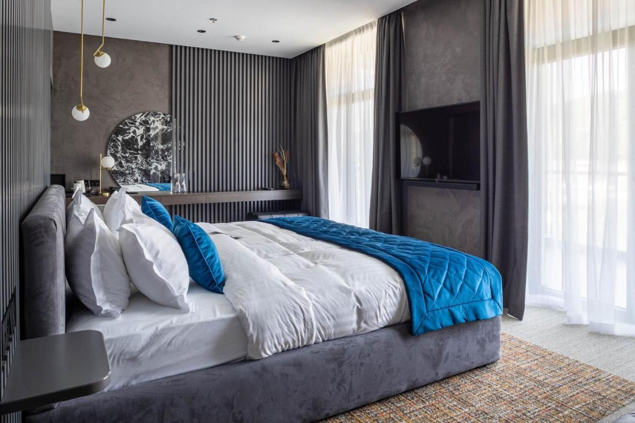 Emily Resort Lviv Extérieur photo Bedroom
