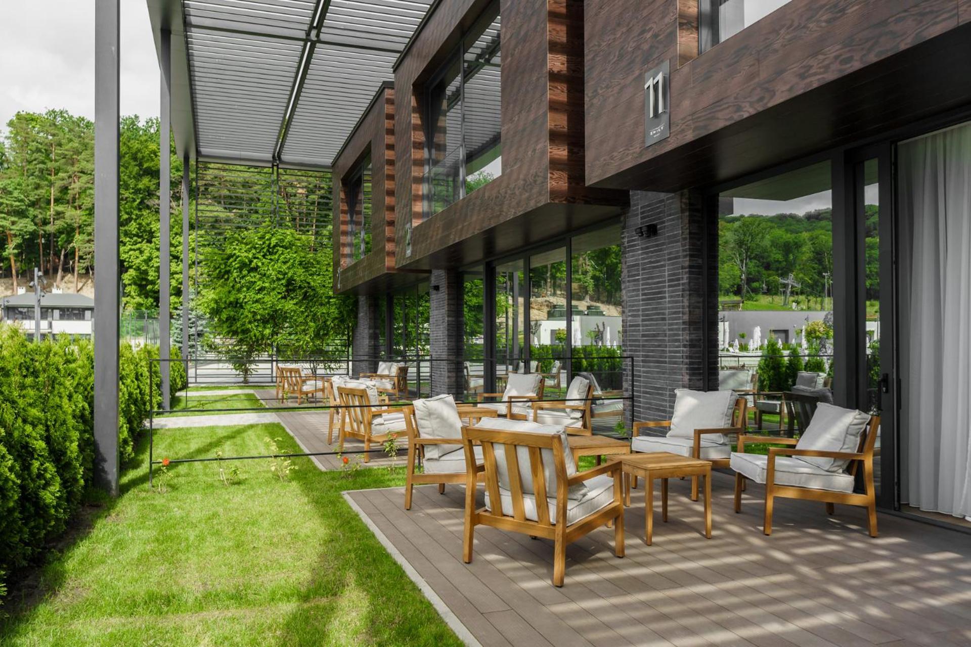 Emily Resort Lviv Extérieur photo Terrace of the hotel